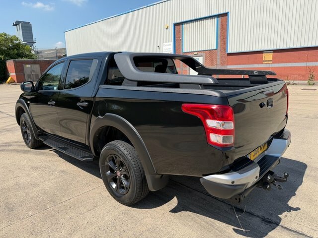 Fiat Fullback Cross Pickup Double Cab Black #2