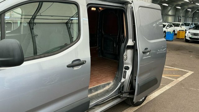 Citroen Berlingo 1.5 Bluehdi 130 Flair XL Eat8 7 Seat Grey #11