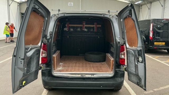 Citroen Berlingo 1.5 Bluehdi 130 Flair XL Eat8 7 Seat Grey #10