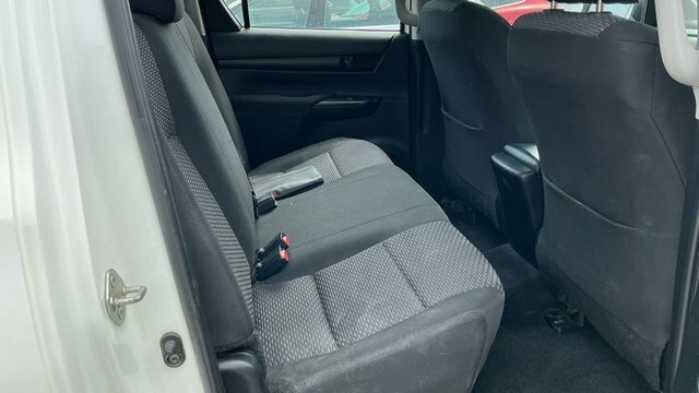 Toyota HILUX Active 4Wd D-4d Ecb  #9
