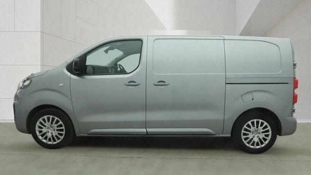 Vauxhall Vivaro 1.5L Prime 6Dr White #9