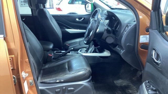 Nissan Navara Dci Tekna Pickup Double Yellow #4