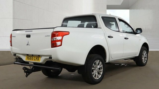 Mitsubishi L200 Di-d Dc 4Life Pickup White #5