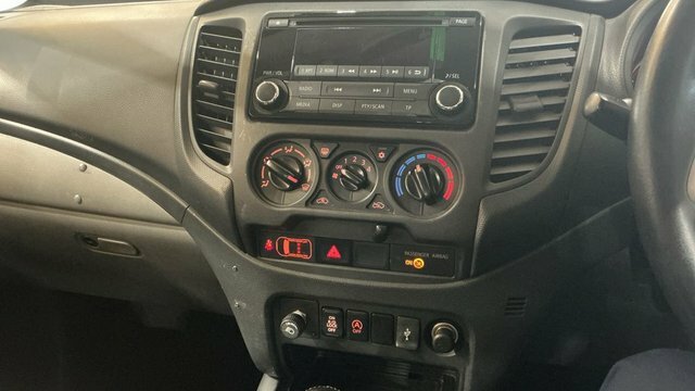 Mitsubishi L200 Di-d Dc Barbarian U7564 White #12