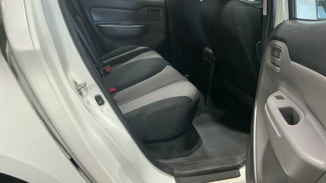 Mitsubishi L200 Di-d Dc Barbarian U7564 White #10
