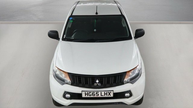 Mitsubishi L200 Di-d Dc Barbarian U7564 White #8