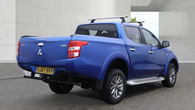 Mitsubishi L200 Di-d Dc Titan Pickup Blue #4