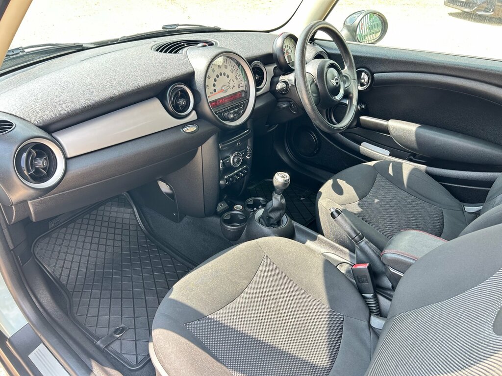Mini Hatch 1.6 Cooper D London 2012 Euro 5 Ss Silver #17