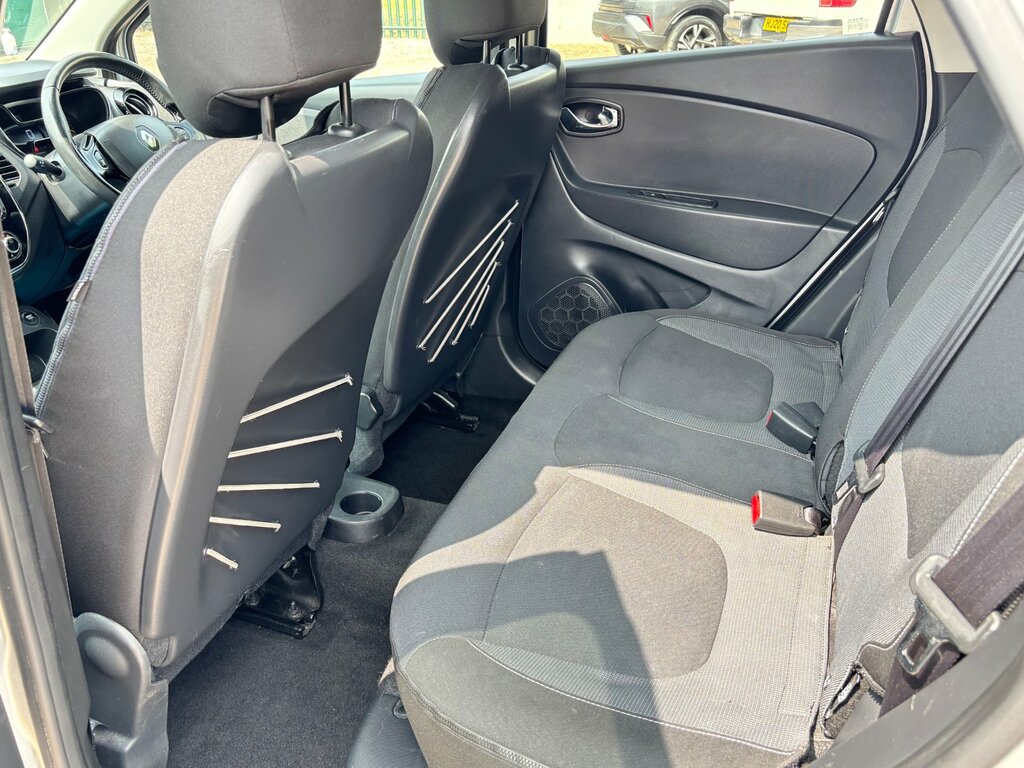Renault Captur Signature Nav Tce Black #17