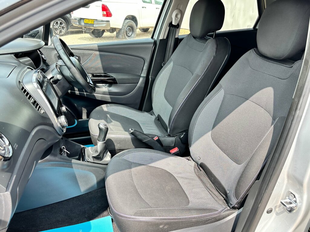 Renault Captur Signature Nav Tce Black #20