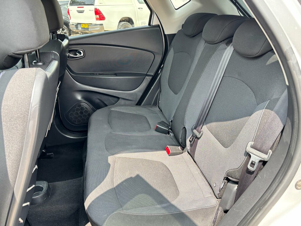 Renault Captur Signature Nav Tce Black #18