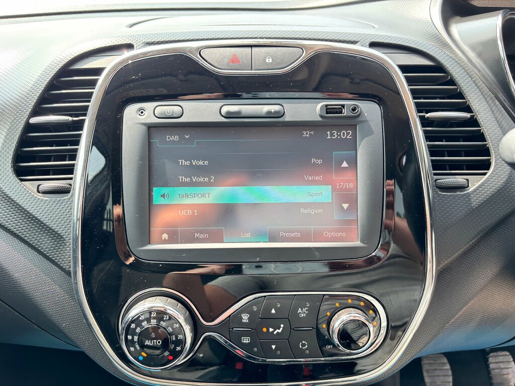 Renault Captur Signature Nav Tce Black #23