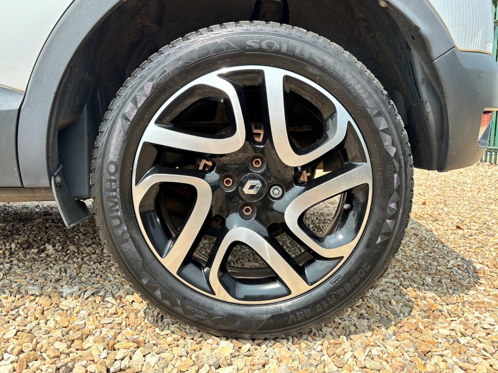 Renault Captur Signature Nav Tce Black #25