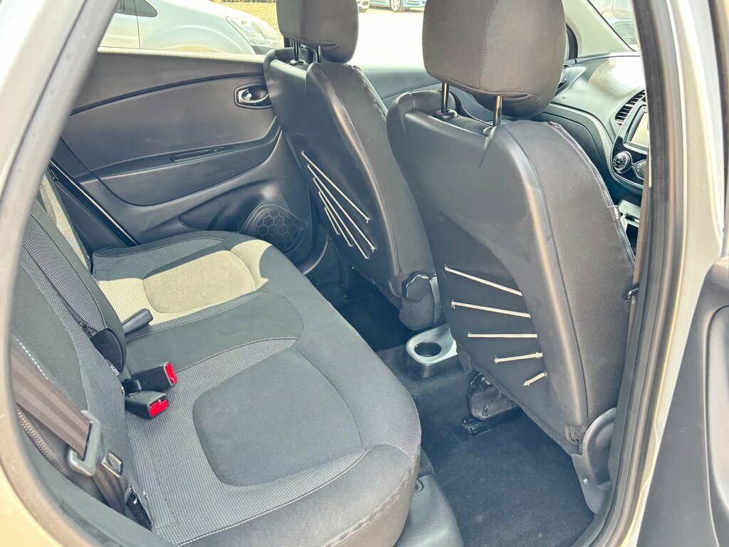 Renault Captur Signature Nav Tce Black #12