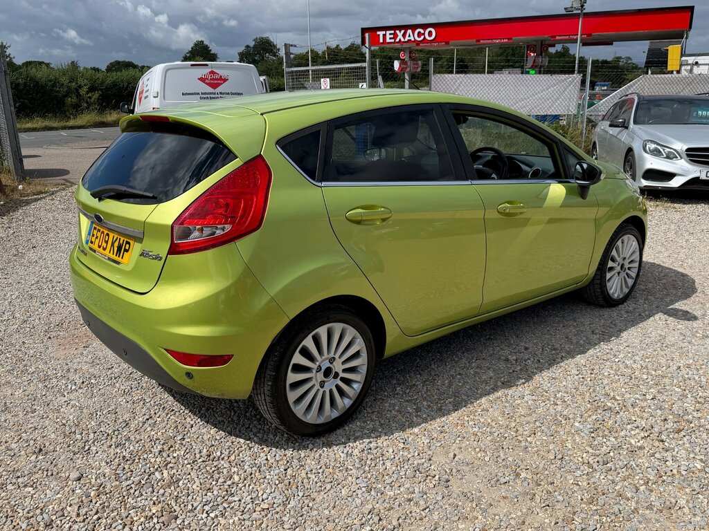 Ford Fiesta 1.25 Style Hatchback 133 Gkm, Silver #9