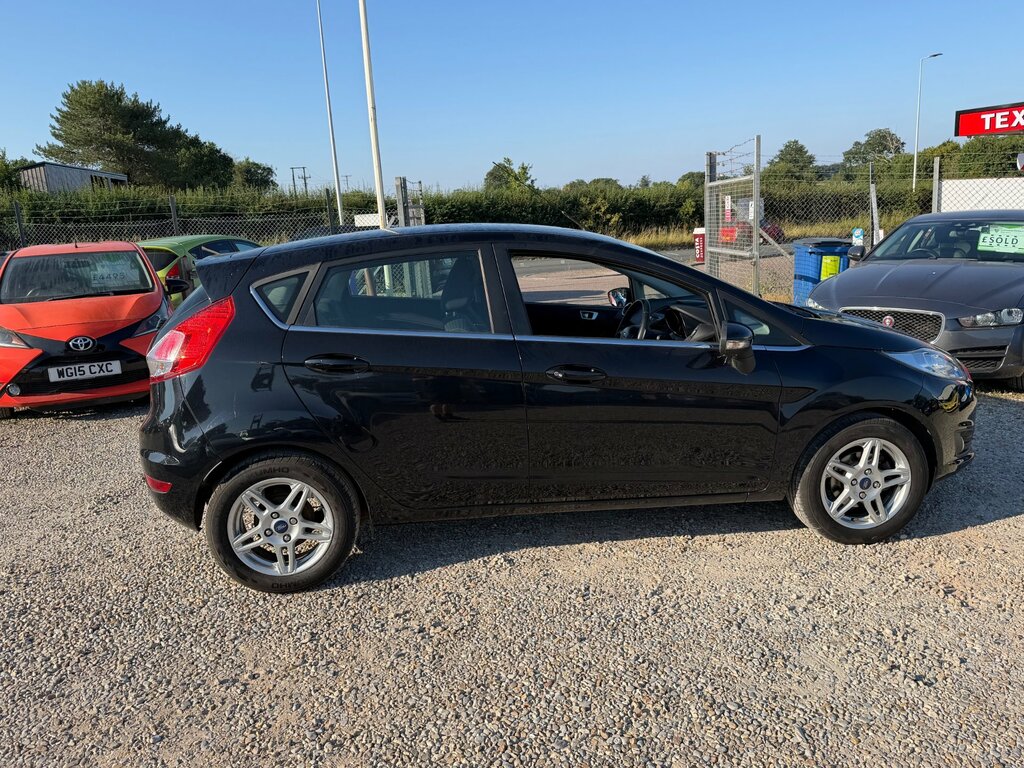 Ford Fiesta Zetec 20 Taxbtoothfshclean Mot Red #9