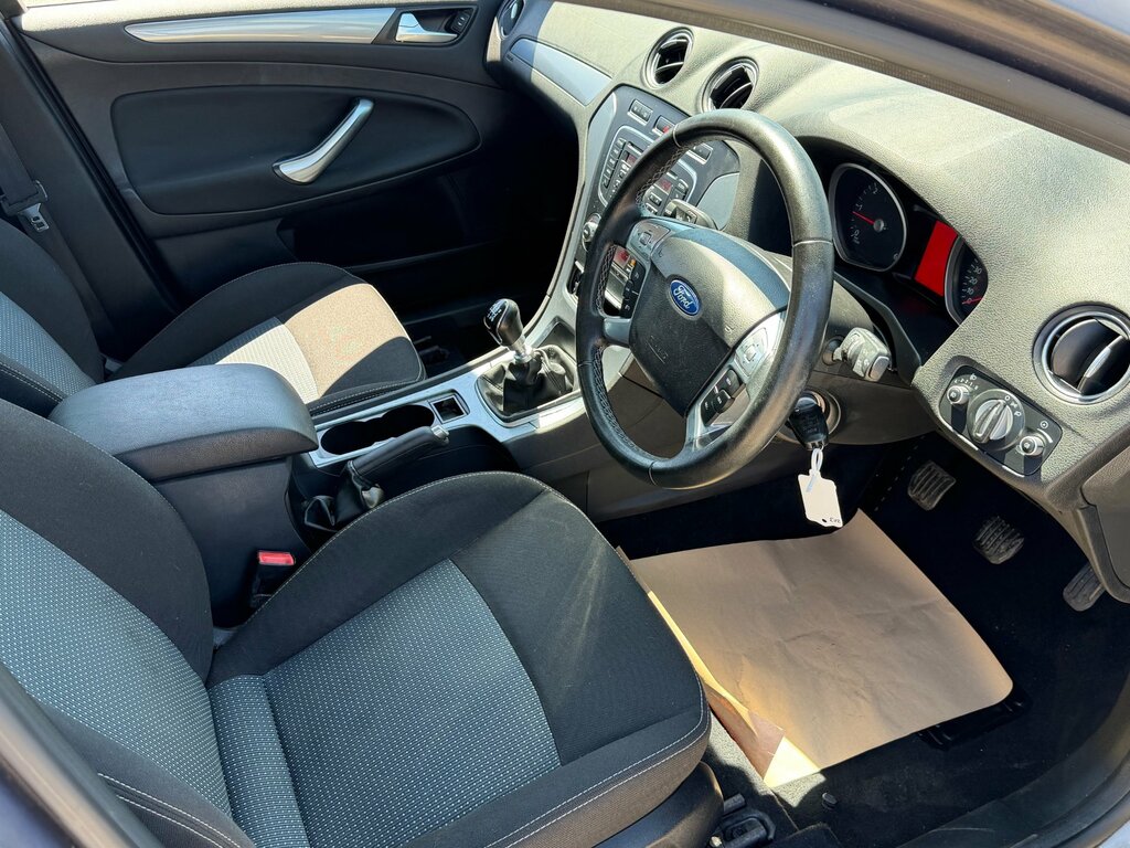 Ford Mondeo 2.0 Tdci Zetec Estate Euro 5 14 Brown #3