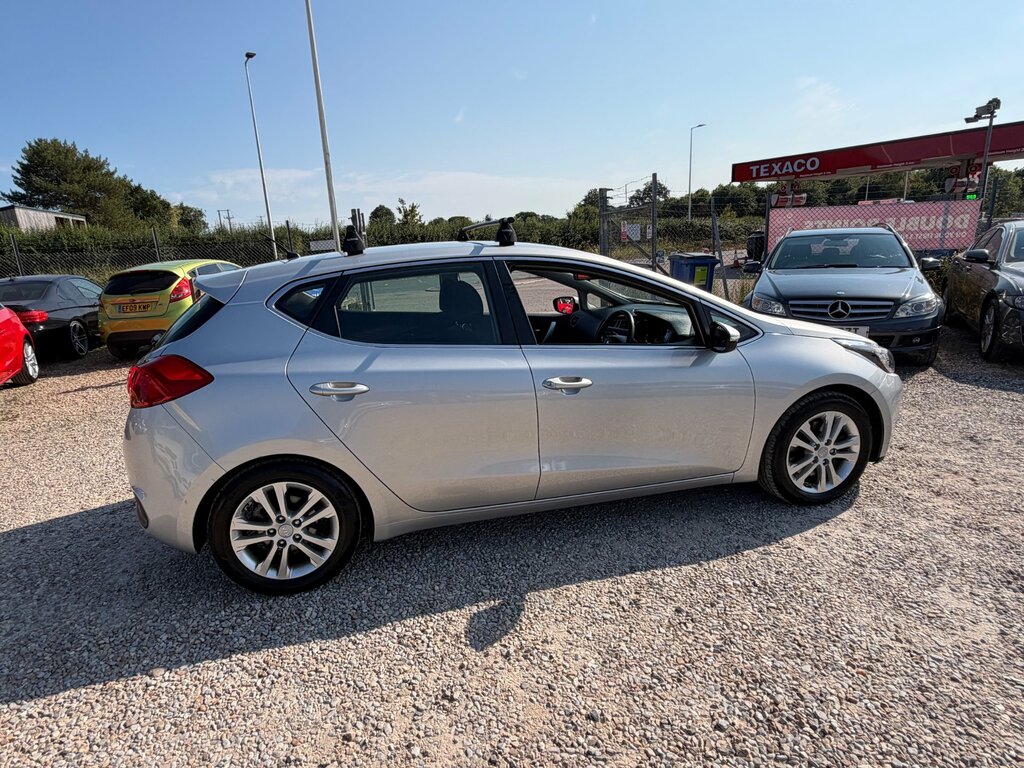 Kia Ceed 1.6L 1 White #9