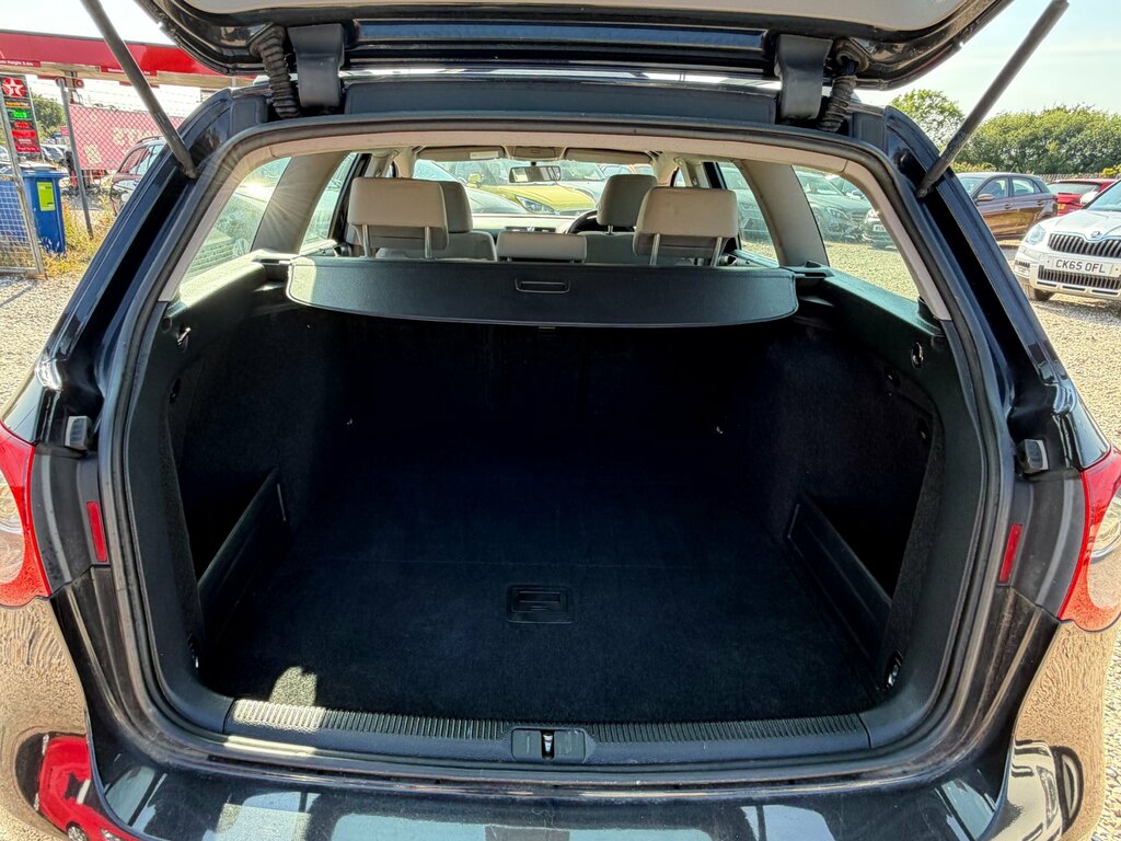 Volkswagen Passat  Blue #9