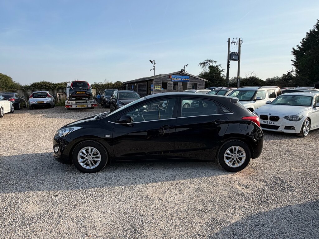Hyundai I30 1.6 Crdi Blue Drive Se Hatchback Black #6