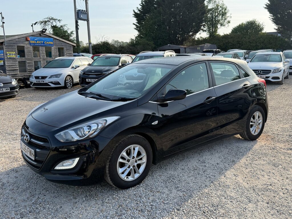 Hyundai I30 1.6 Crdi Blue Drive Se Hatchback Black #5