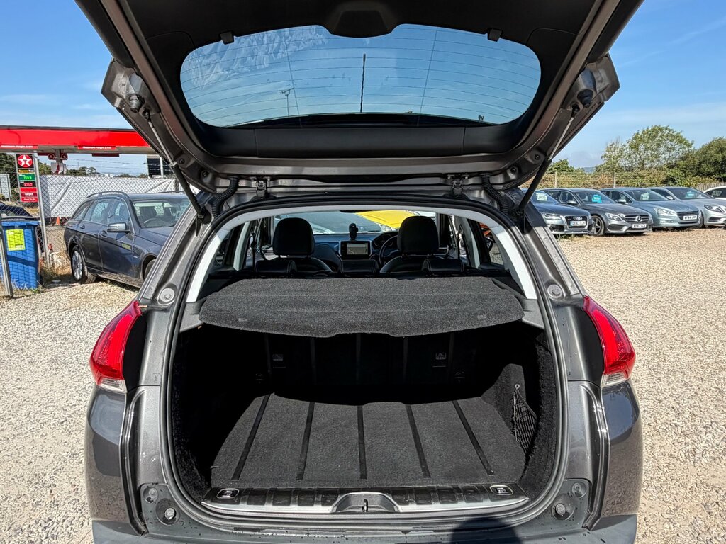 Peugeot 2008 Hatchback 1.6 White #13