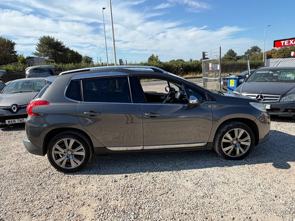 Peugeot 2008 Hatchback 1.6 White #10