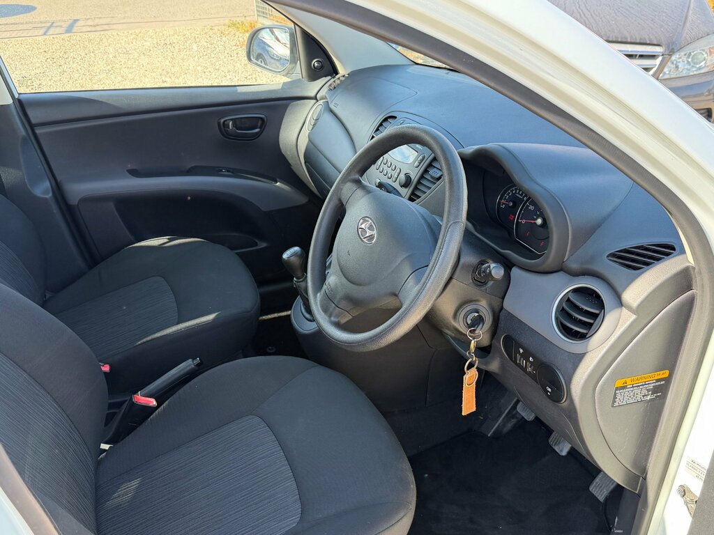 Hyundai I10 1.2 Classic Hatchback Euro 5 85 White #3