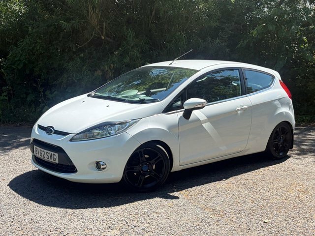 Ford Fiesta 2012 1.25 Zetec Hatchback 129 G White #4