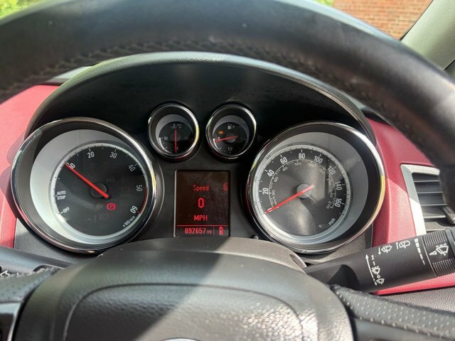 Vauxhall Astra GTC Astra Gtc Sri Cdti Ss White #37