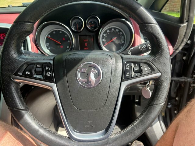Vauxhall Astra GTC Astra Gtc Sri Cdti Ss White #36