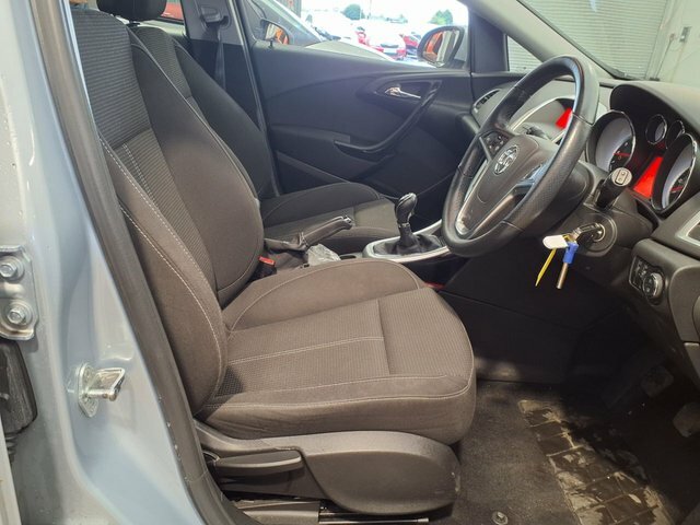 Vauxhall Astra 2015 1.4I Sri Hatchback Euro 6 Silver #4