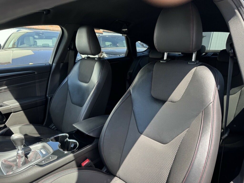 Ford Mondeo Hatchback White #35