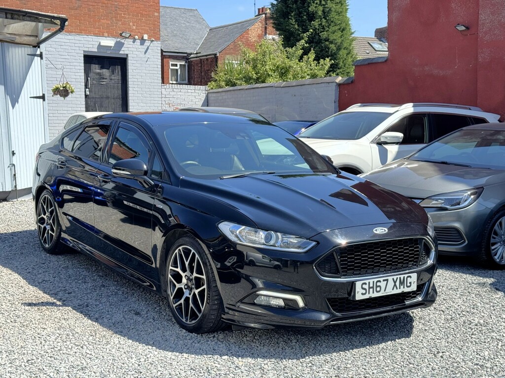Ford Mondeo Hatchback White #8
