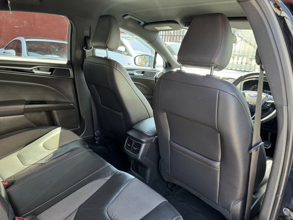 Ford Mondeo Hatchback White #30