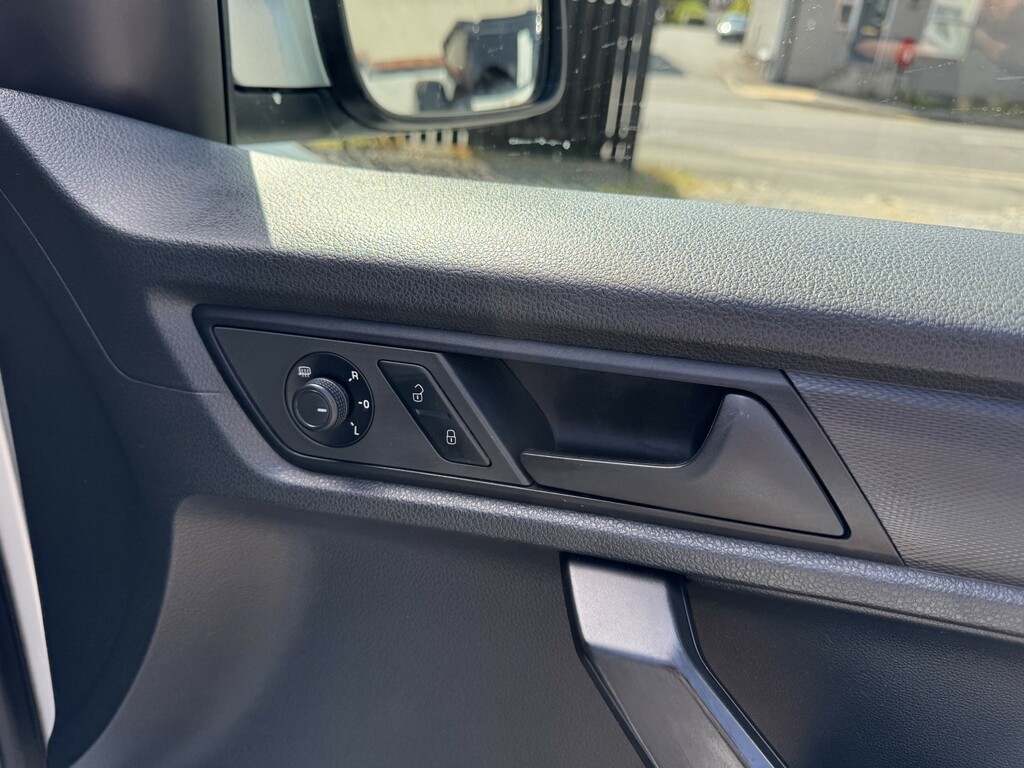 Volkswagen Caddy   #28