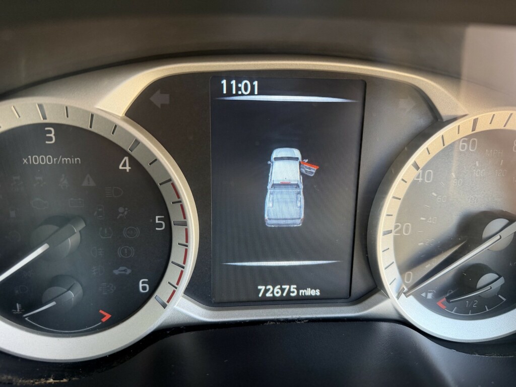 Nissan Navara  Grey #16