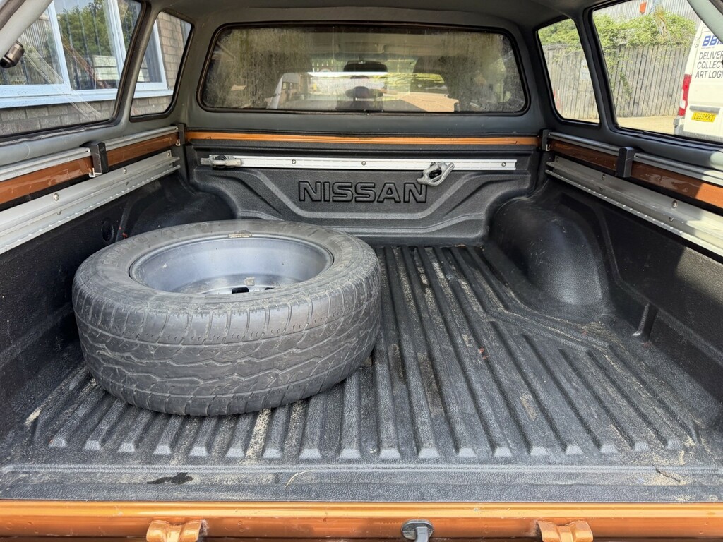 Nissan Navara  Grey #15