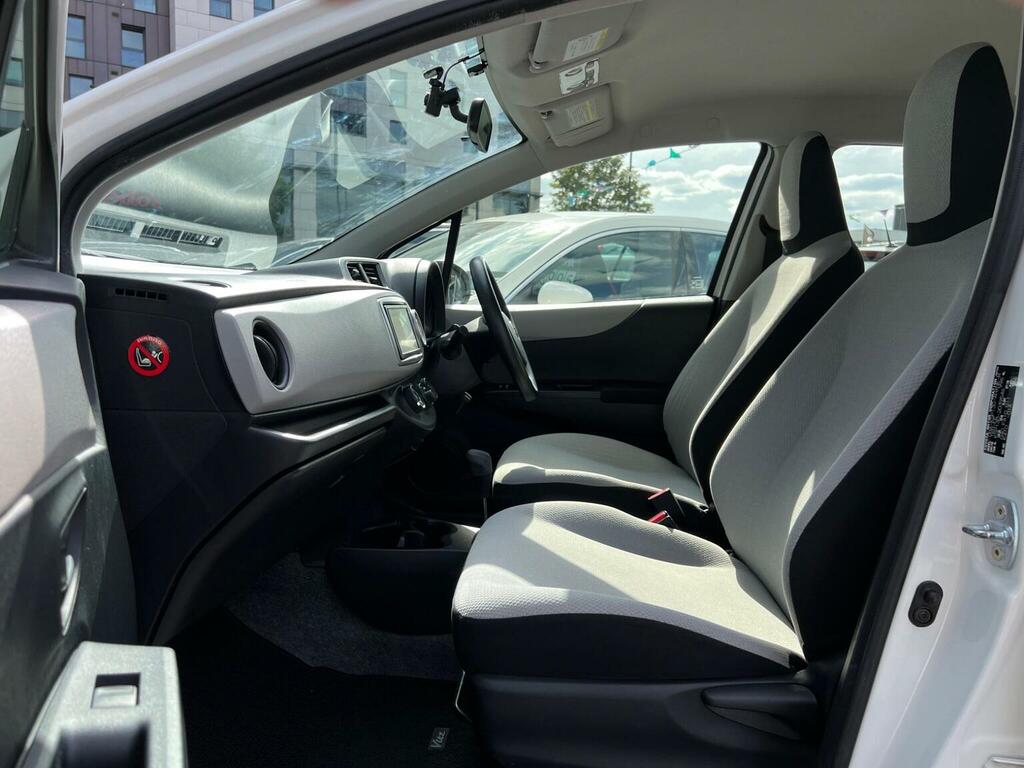 Toyota Yaris 1.5 Vvt-h Excel E-cvt Euro 6 Ss Grey #39