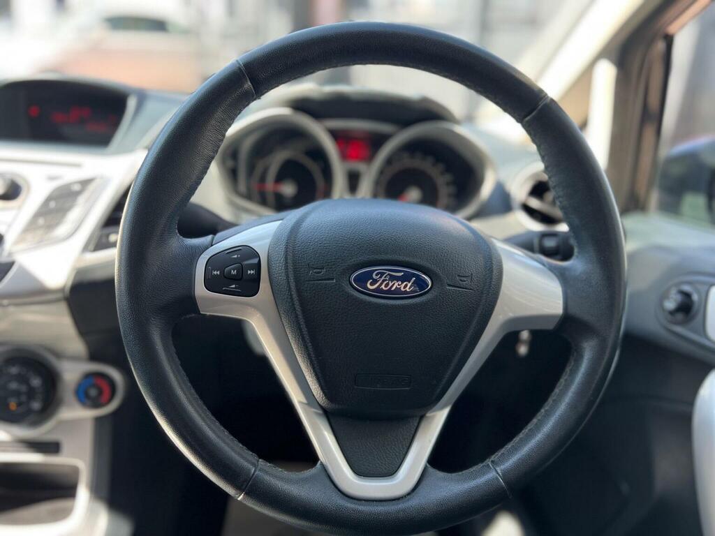 Ford Fiesta 1.25 Zetec Hatchback 129 Gkm, Red #41