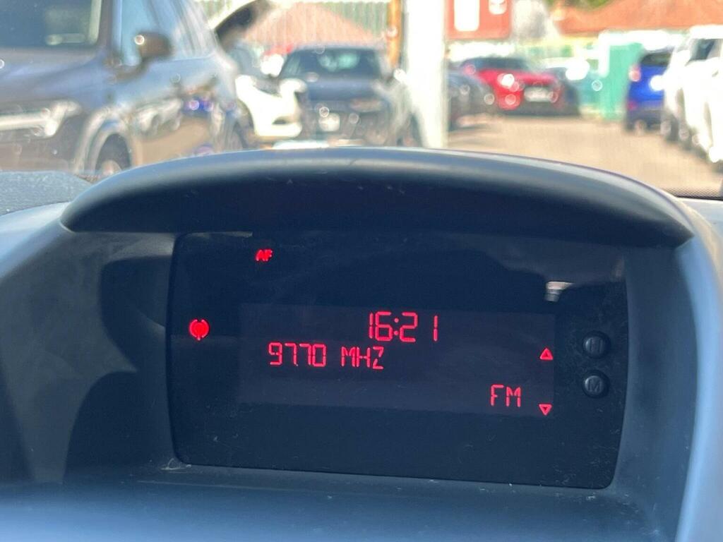 Ford Fiesta 1.25 Zetec Hatchback 129 Gkm, Red #37