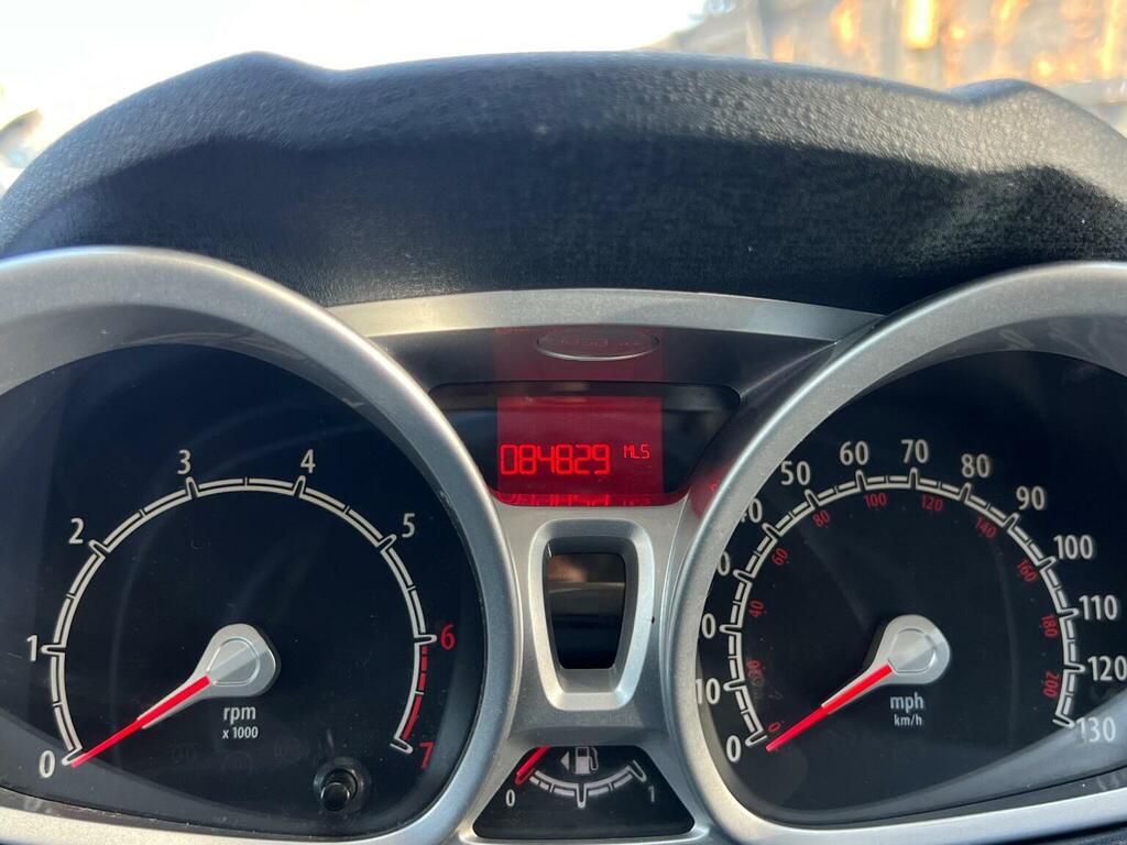 Ford Fiesta 1.25 Zetec Hatchback 129 Gkm, Red #38