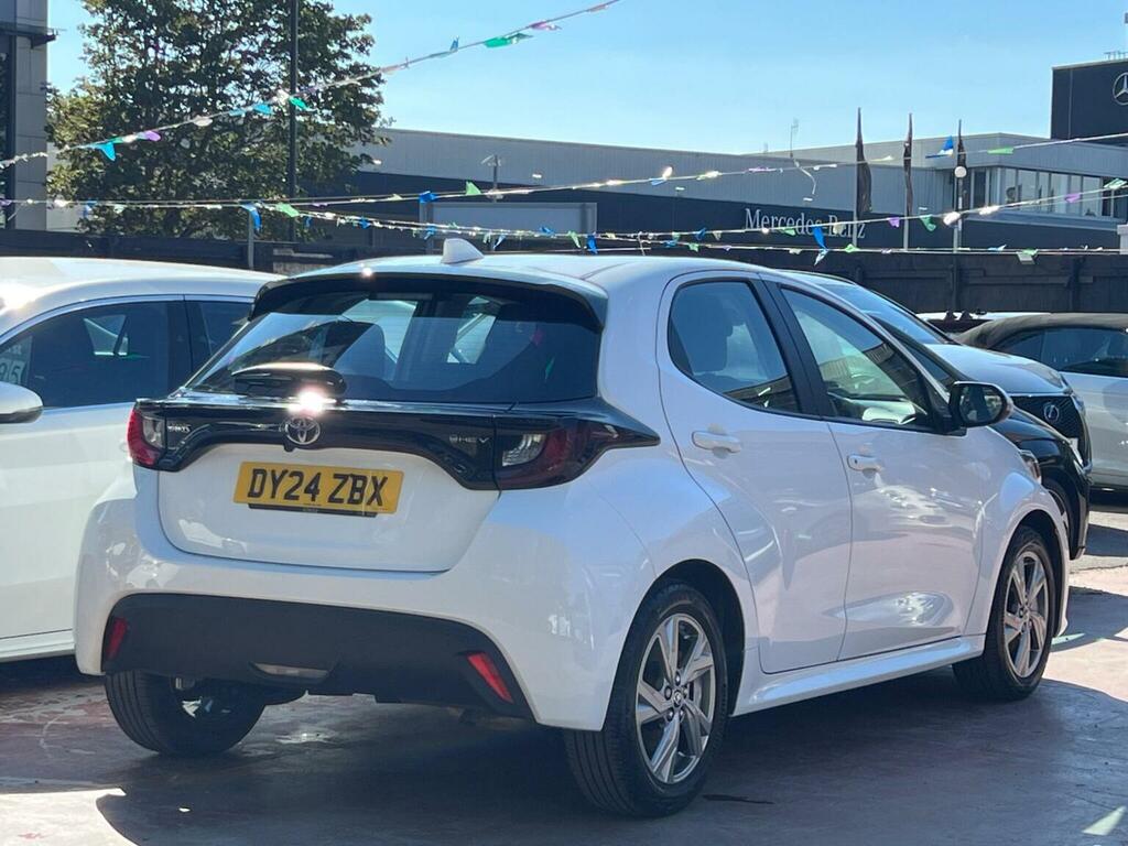 Toyota Yaris 1.5 Vvt-h Icon E-cvt Euro 6 Ss White #6