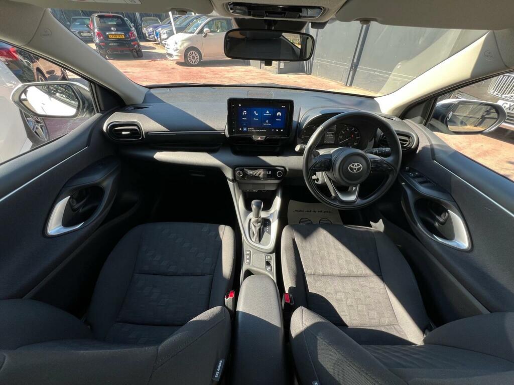 Toyota Yaris 1.5 Vvt-h Icon E-cvt Euro 6 Ss White #2