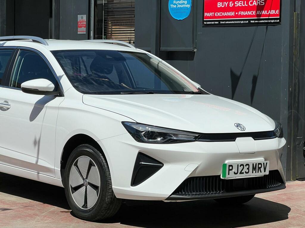 MG MG5 Estate White #5