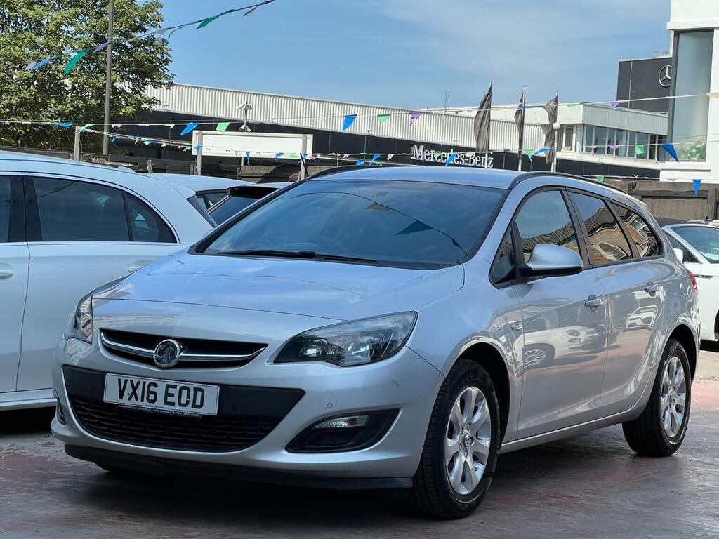 Vauxhall Astra 1.6 Cdti Ecoflex Design Sports Tourer Euro 6 Ss Silver #2