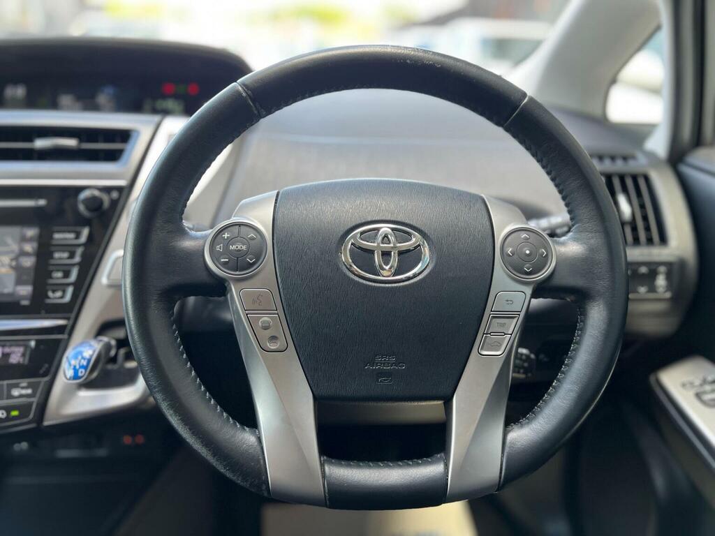 Toyota Prius+ Hatchback White #53