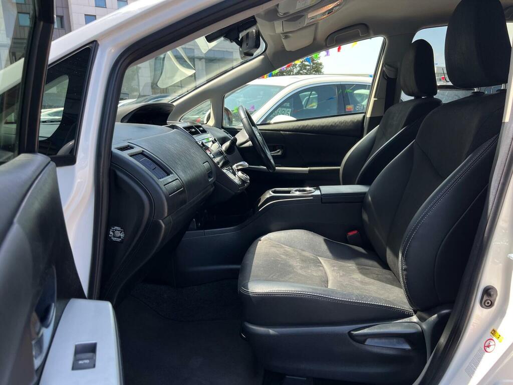 Toyota Prius+ Hatchback White #54