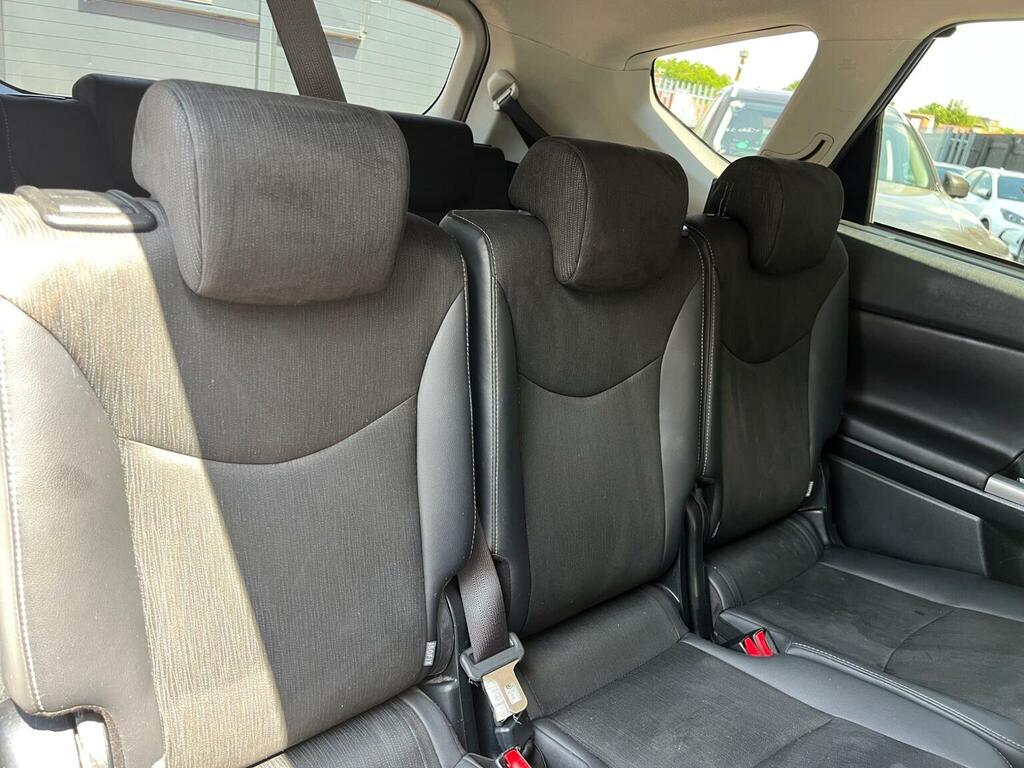 Toyota Prius+ Hatchback White #30