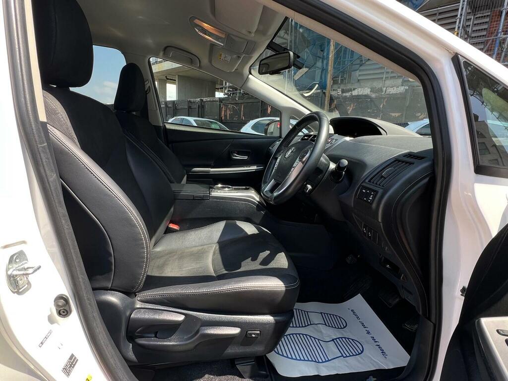 Toyota Prius+ Hatchback White #24